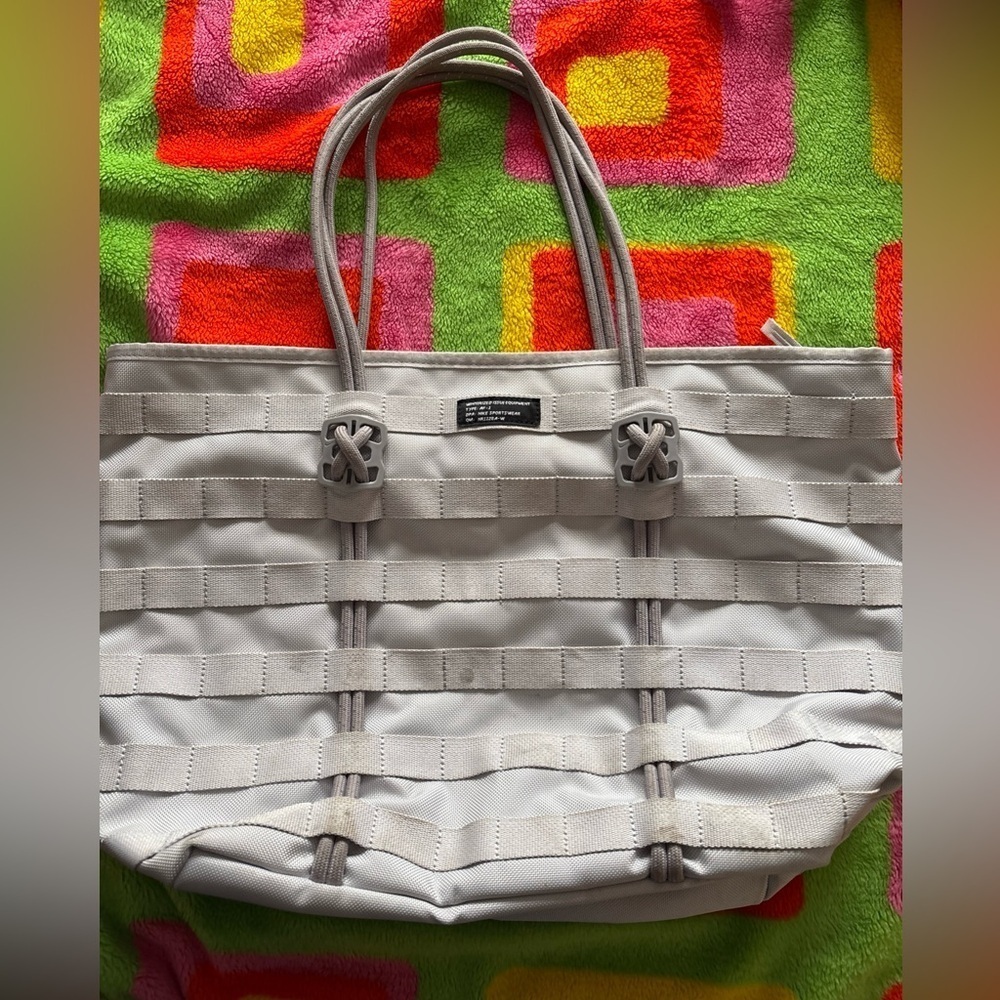 Nike AF-1 Tote Bag Silver Gray Winterized Issue Equipment Zip Laptop Beach Bag